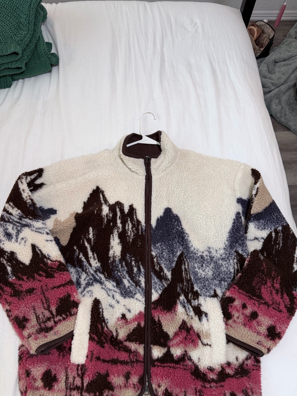 Shyanne Cream, Pink & Brown Mountain-Print Sherpa Zip Jacket